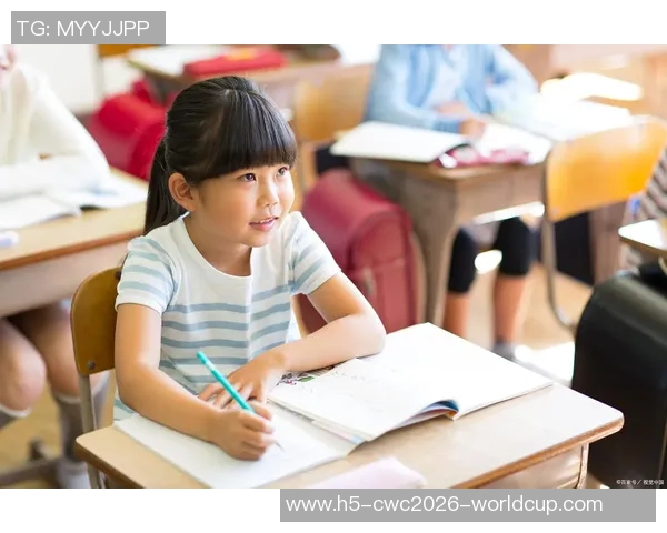 校园足球画的魅力与教育意义探讨及其在青少年成长中的重要作用 校园足球画的魅力与教育意义探讨及其在青少年成长中的重要作用