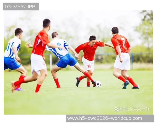 足球小子在绿茵场上的成长历程与梦想追逐之旅